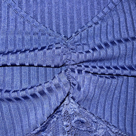 ROYAL BLUE LONG SLEEVE RIBBED LACE CROP TOP - Picture 2 of 5